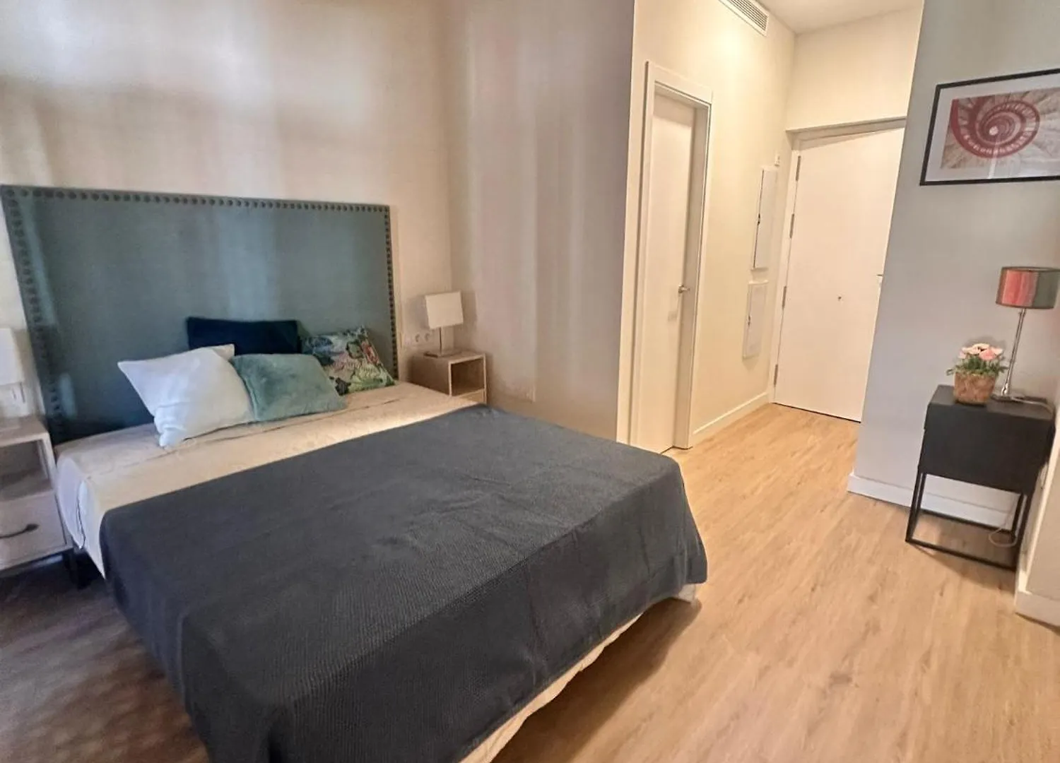 Panther Home Salvador 세비야 0*,  스페인